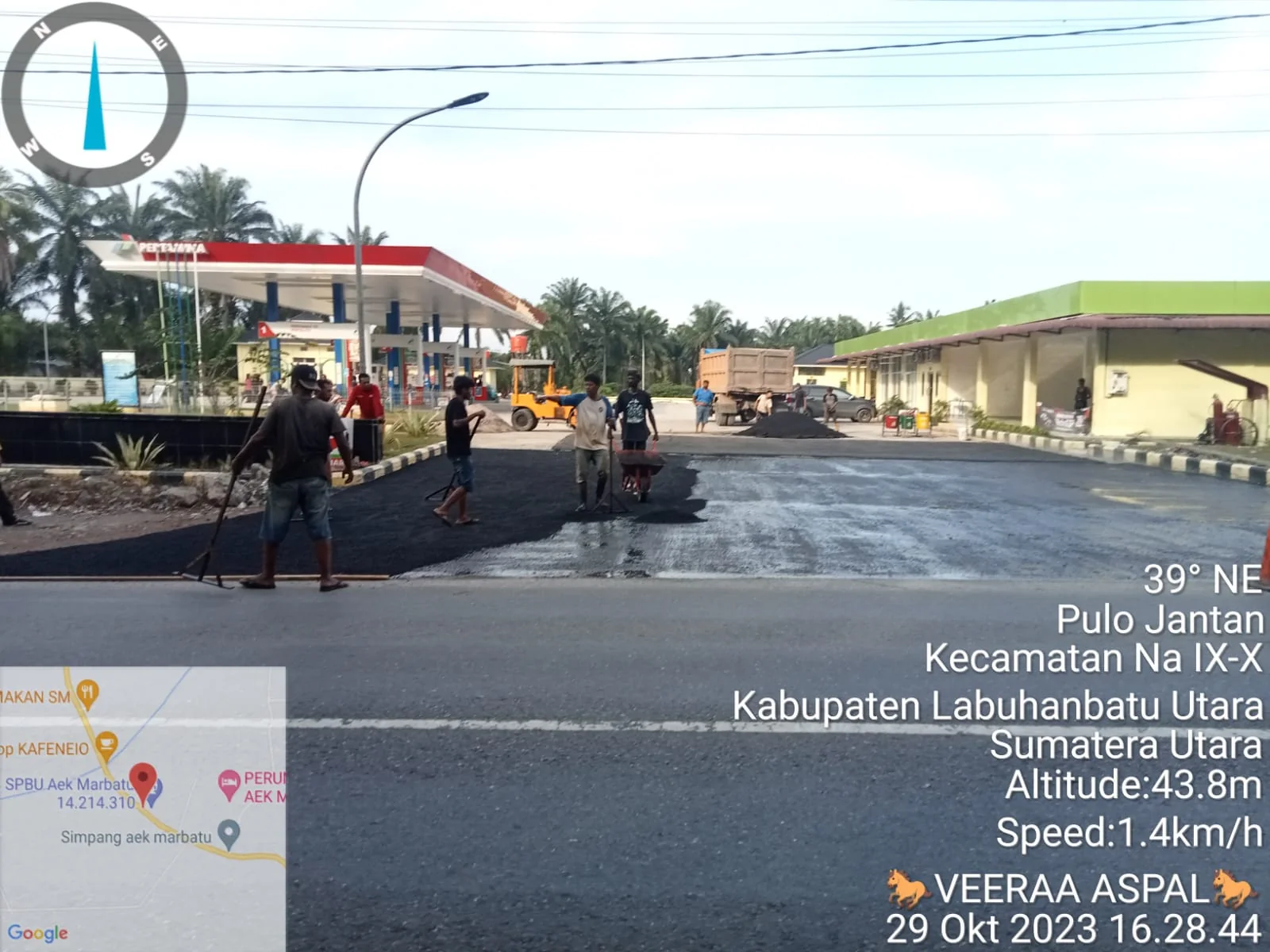 Pengaspalan area SPBU